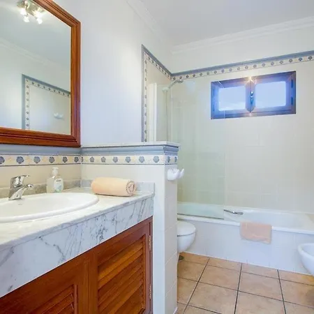 Puerto Del Carmen Sleeps 10 Pool Air Con Wifi Villa Puerto del Carmen (Lanzarote)